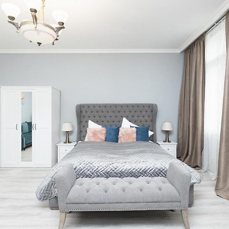 Luxury Central 150M2 Apartment On Wencelas Square With Private Garage Praag Buitenkant foto