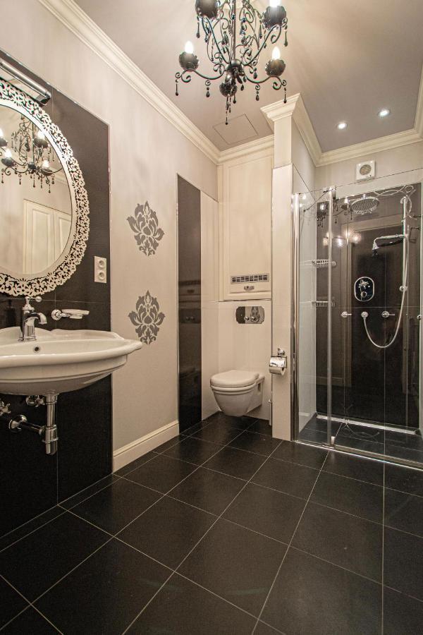 Luxury Central 150M2 Apartment On Wencelas Square With Private Garage Praag Buitenkant foto