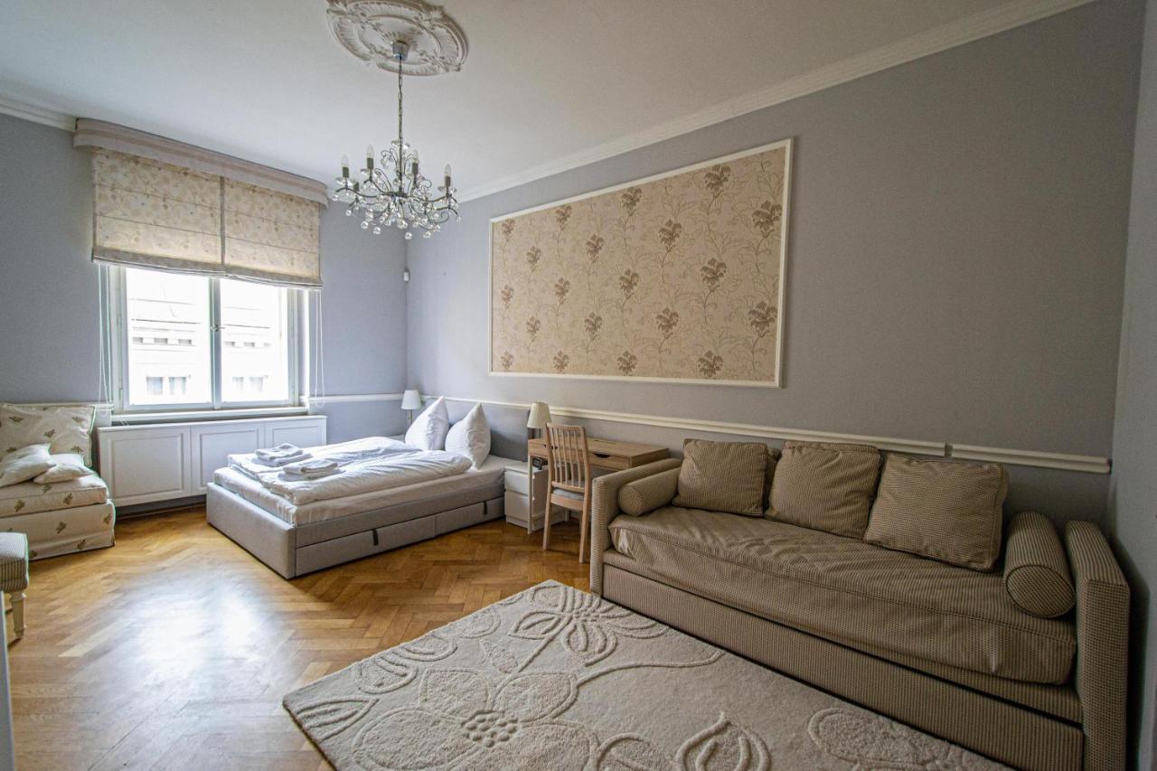Luxury Central 150M2 Apartment On Wencelas Square With Private Garage Praag Buitenkant foto