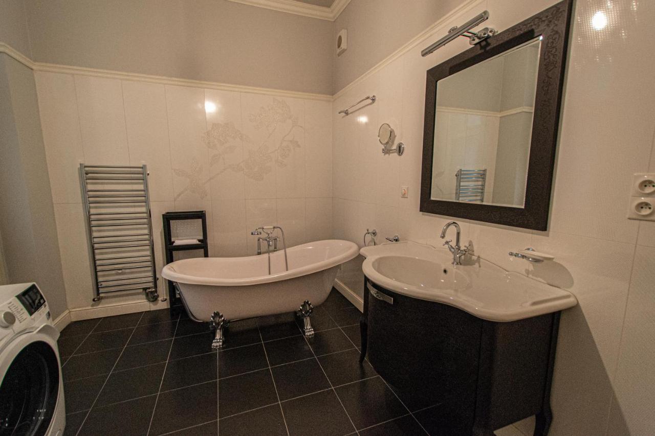 Luxury Central 150M2 Apartment On Wencelas Square With Private Garage Praag Buitenkant foto