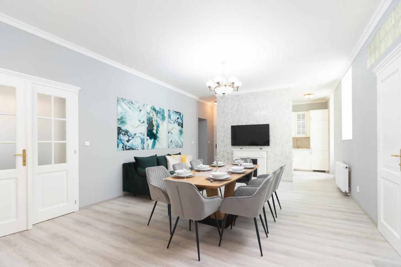 Luxury Central 150M2 Apartment On Wencelas Square With Private Garage Praag Buitenkant foto