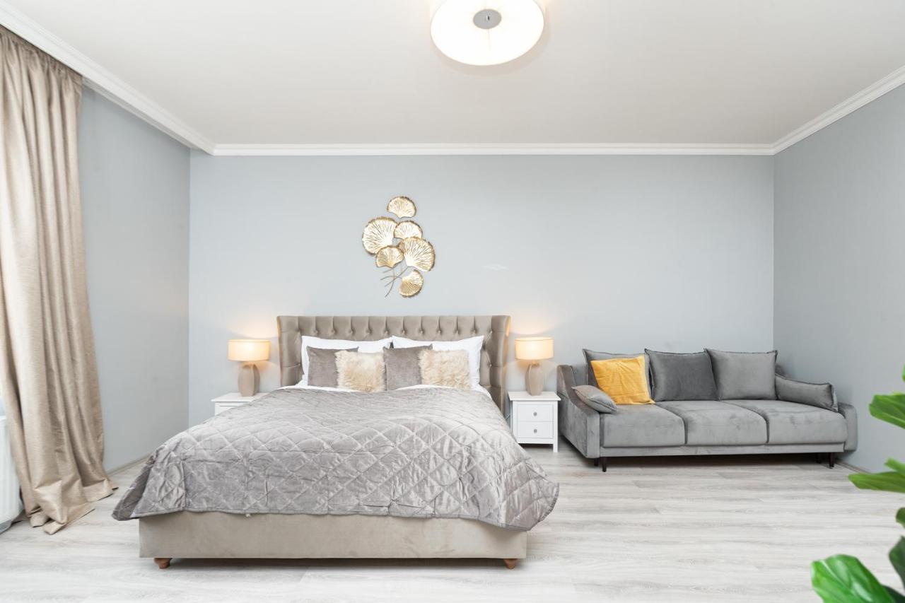 Luxury Central 150M2 Apartment On Wencelas Square With Private Garage Praag Buitenkant foto