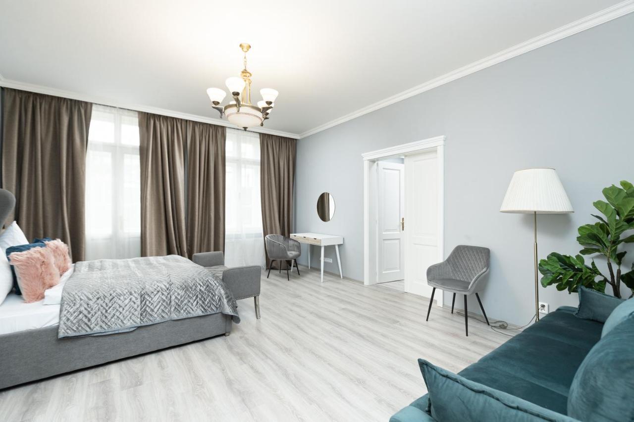 Luxury Central 150M2 Apartment On Wencelas Square With Private Garage Praag Buitenkant foto