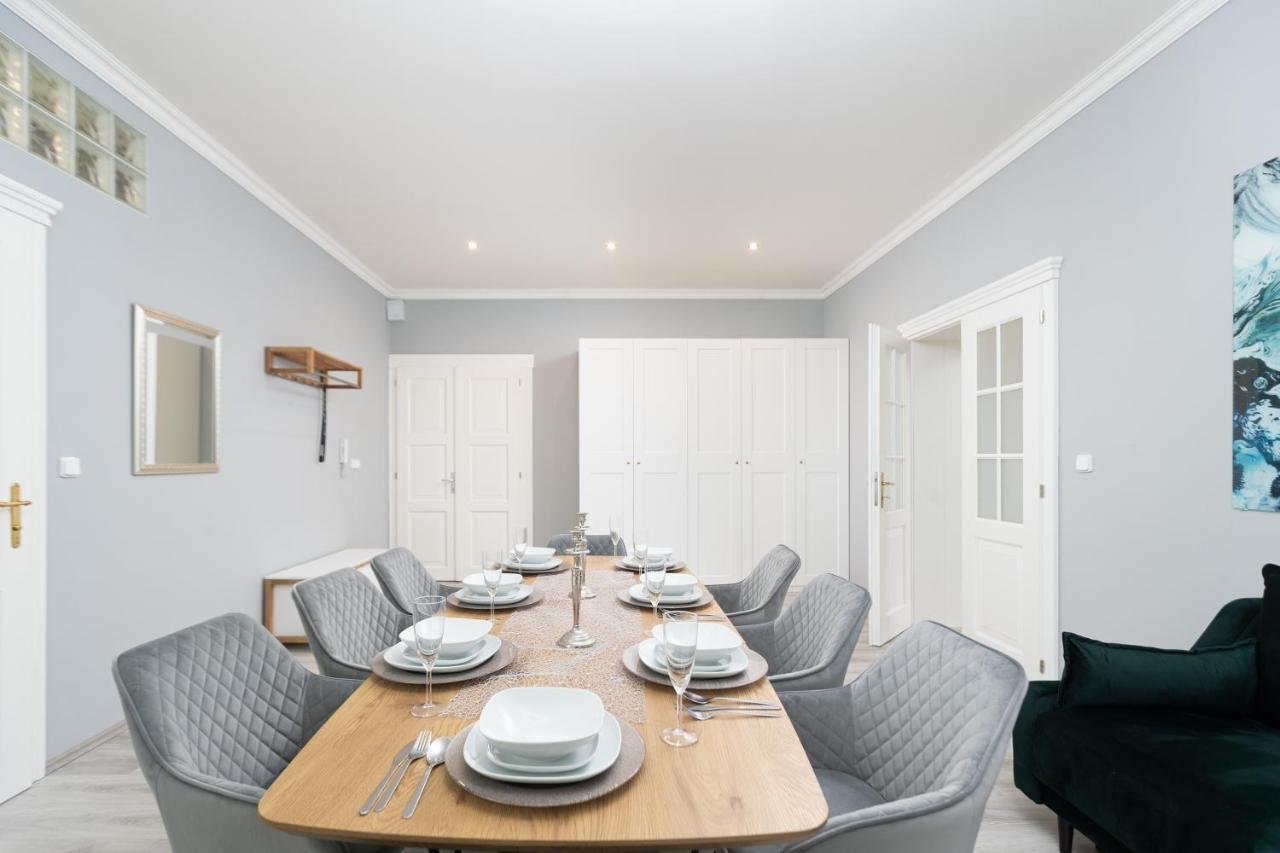 Luxury Central 150M2 Apartment On Wencelas Square With Private Garage Praag Buitenkant foto